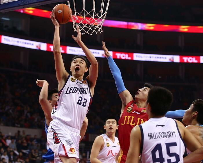 能实现吗？安东尼：希望看到我的球衣在丹佛和纽约球馆上空悬挂